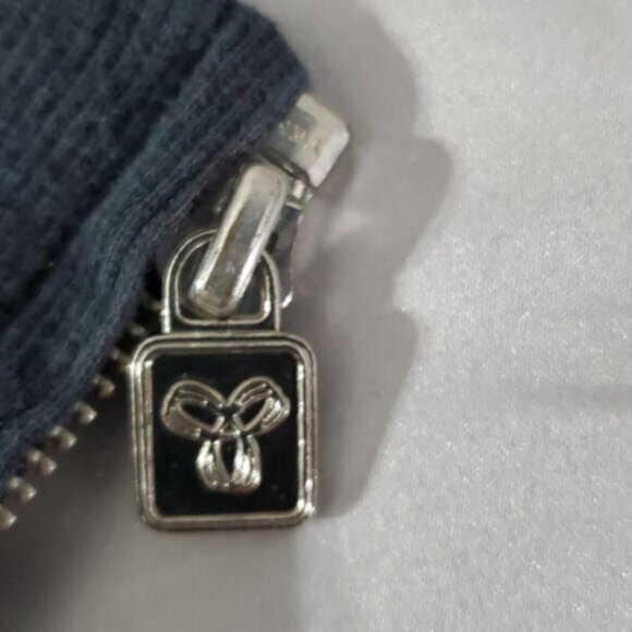 ARITZIA TNA- Vintage Logo Zip up Hoodie in black/grey - Picture 7 of 14